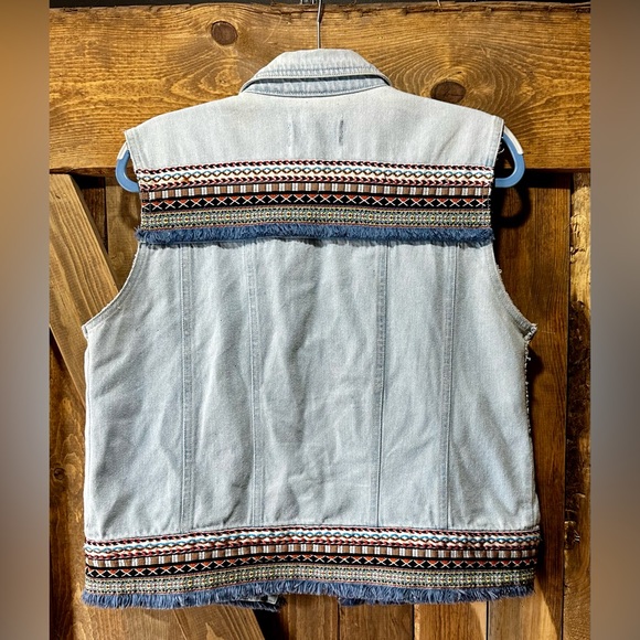 Jack by BB Dakota boho embroidered vest - Large - Picture 2 of 2